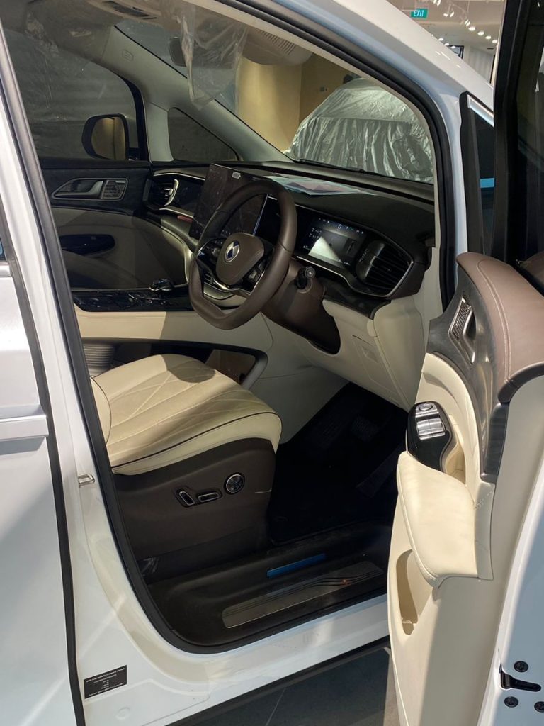 Interior DENZA D9 2026 Indonesia Beige 1