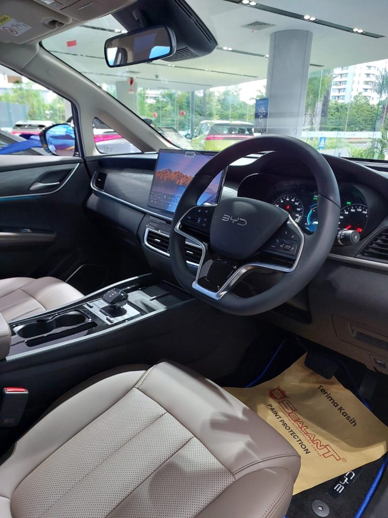 Interior New BYD M6 Superior 2026 Indonesia 7