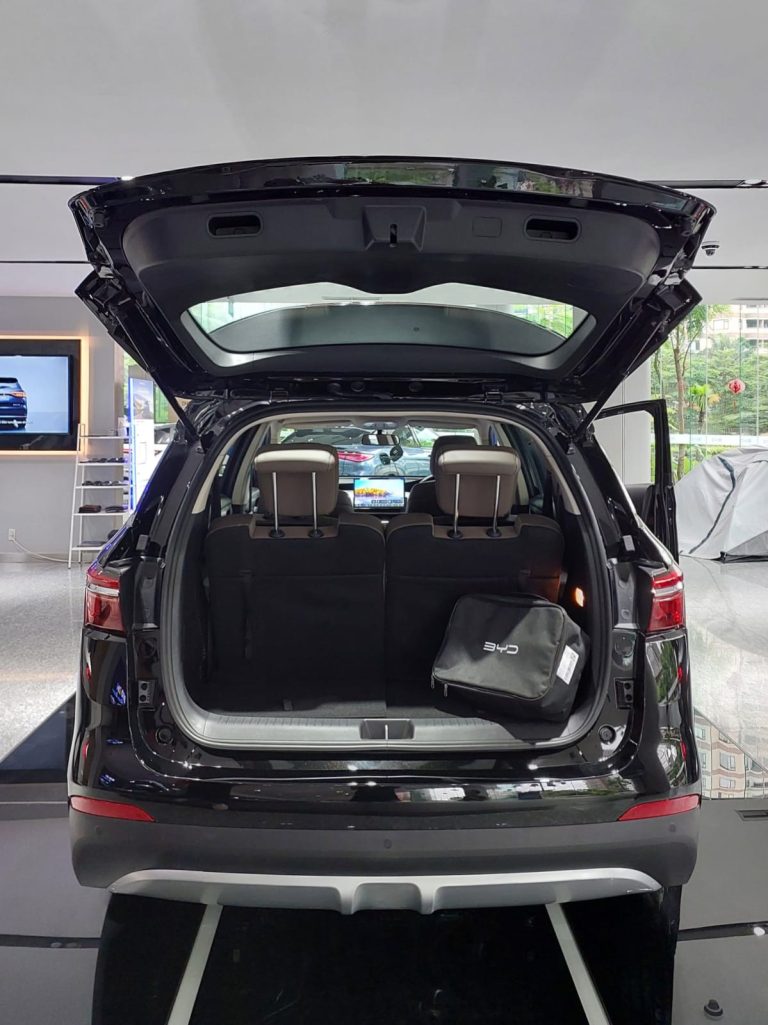 BYD M6 MD PHEV 2026 Indonesia Black 7c