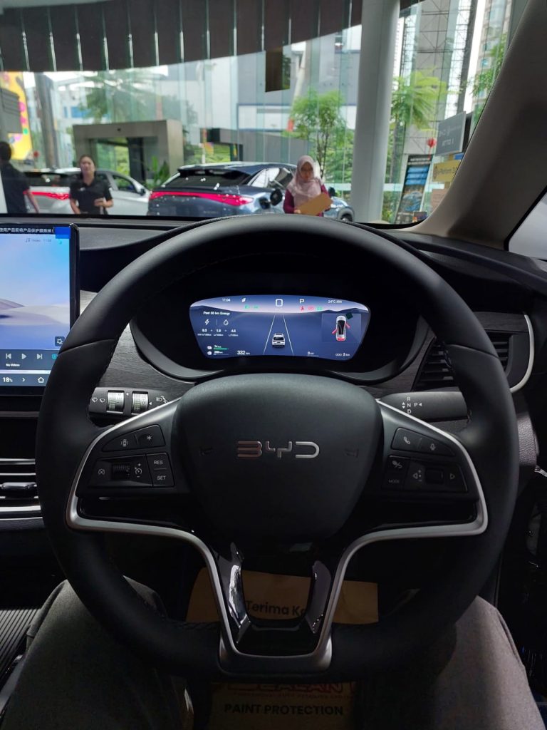 Interior BYD M6 MD PHEV 2026 Indonesia Brown 7b