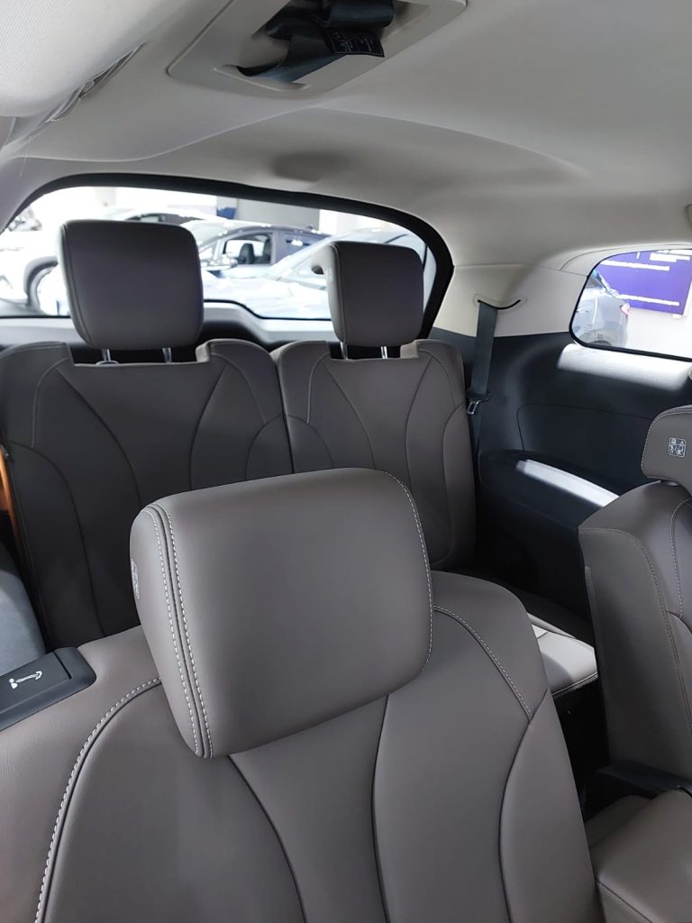 Interior BYD M6 MD PHEV 2026 Indonesia Brown 7c
